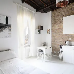 White Ostilia Appartement